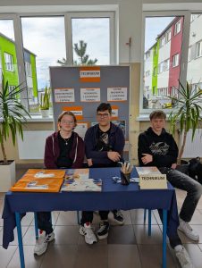 att.-WUEm7E0QlKePcrspkrXLZzgPcbiA4Qfdb1r0LYYtU8