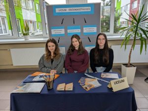 att.UXhVEvHDGneurTD3YpxGdE PPF1ELakGuDzH8HI2kbQ